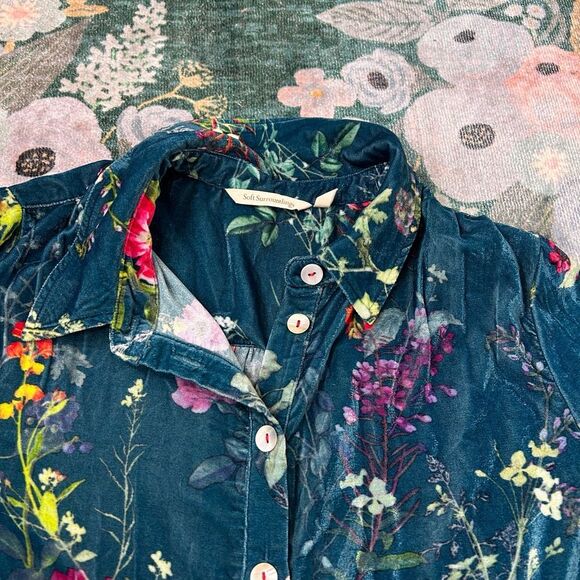 Soft Surroundings Velvet Floral Blouse Top Womens Medium Blue Button Down Shirt - Picture 10 of 15